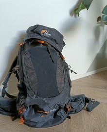 Backpack 65l met regenhoes