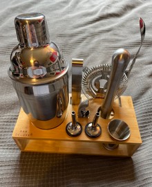 Cocktail shaker