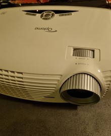 Beamer full HD + HDMI kabel