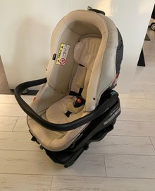 Reiswieg voor auto met eventueel Isofix onderstel