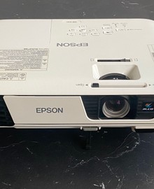 Epson beamer met 5m HDMI kabel 