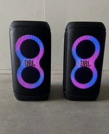 ✅ 2x JBL Partybox 320 + Statieven - Set [te huur]✅
