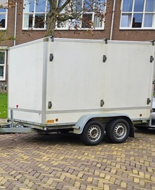 Gesloten aanhanger dubbelas