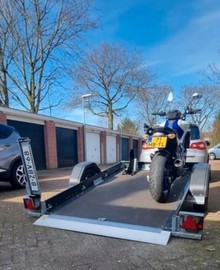 Motor aanhanger. Verlaagbaar 