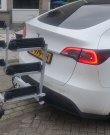 Skidrager achterop de trekhaak