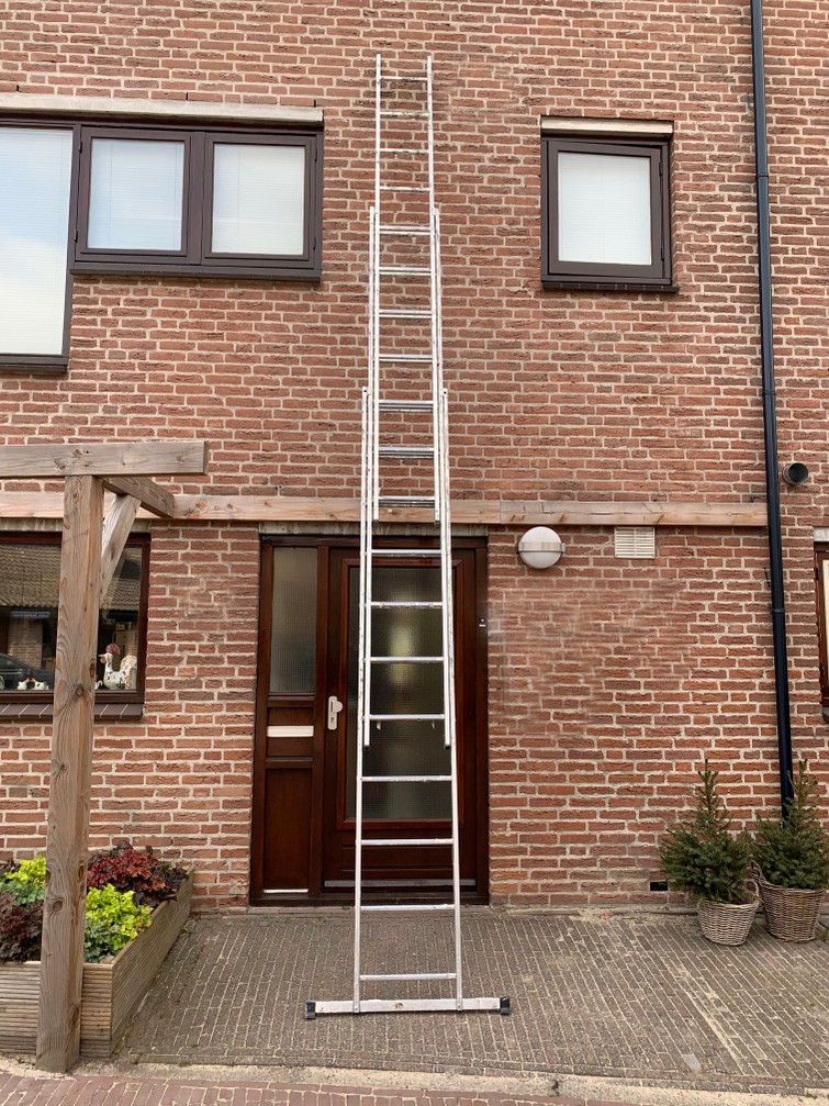 Opsteekladder (uitschuifbaar) 7.04m