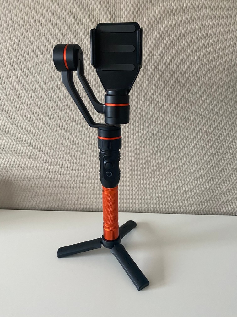 Smartphone gimbal Rollei