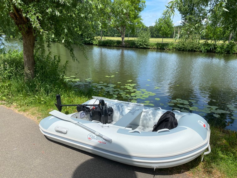 Rubberbootje met elektrische motor
