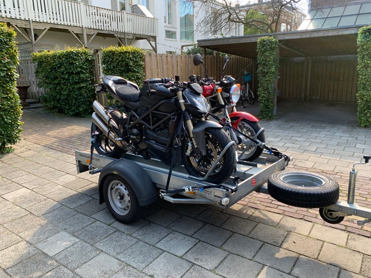 Motortrailer / aanhanger voor twee motoren