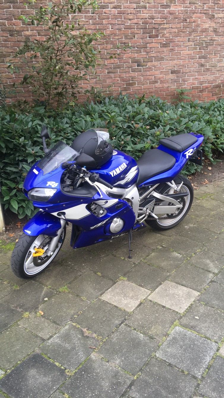 Yamaha R6 (YZF-R6)