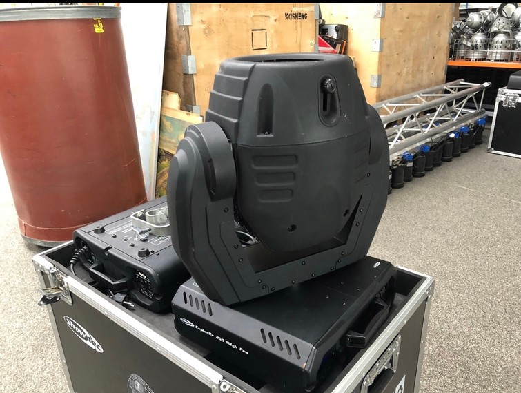 2x Showtec explorer 250 Wash PRO(Moving-head)