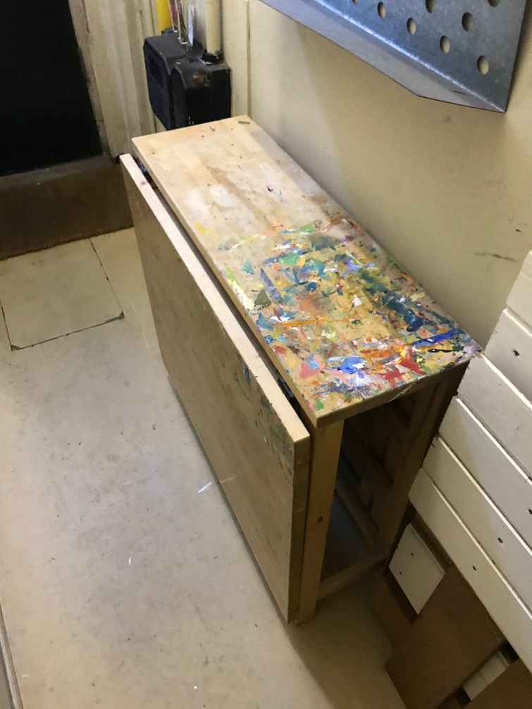 (Werk)tafel zoekt tijdelijk onderkomen
