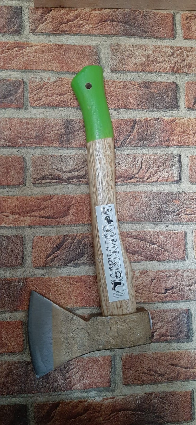 Hout bijl voor de houthakkers