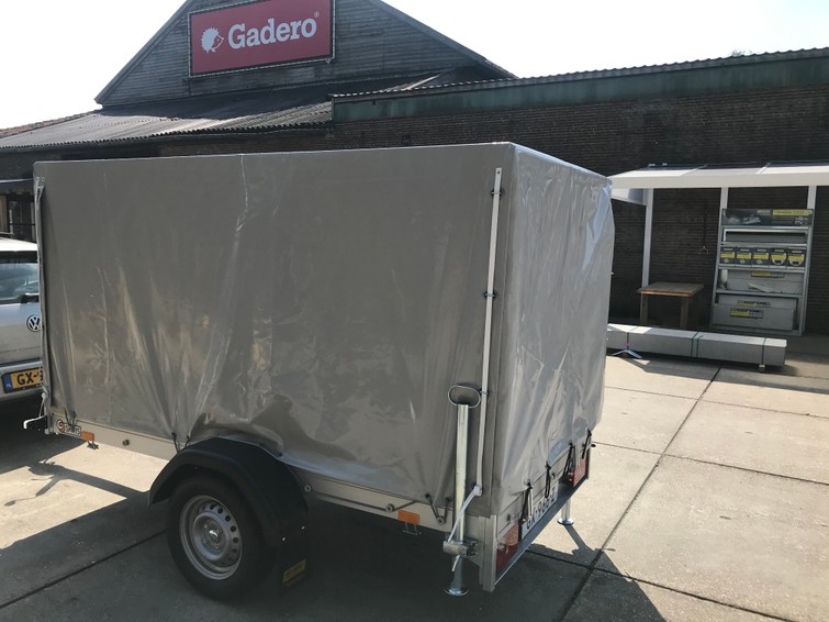 Aanhanger Aanhangwagen met huif