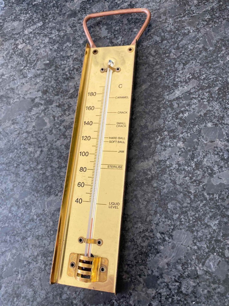 Kookthermometer, bijvoorbeeld voor het maken van caramel.
