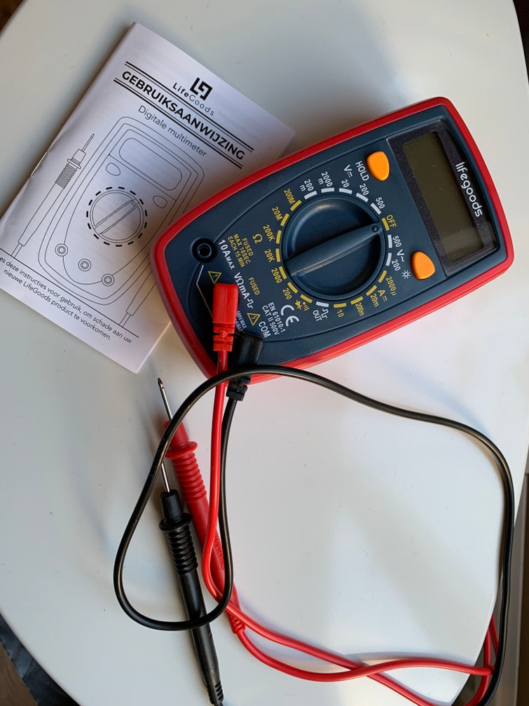 Voltage meter