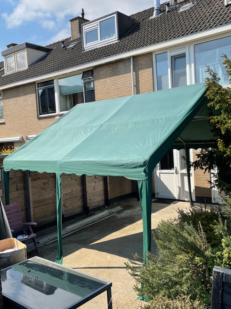 Partytent met zijwanden
