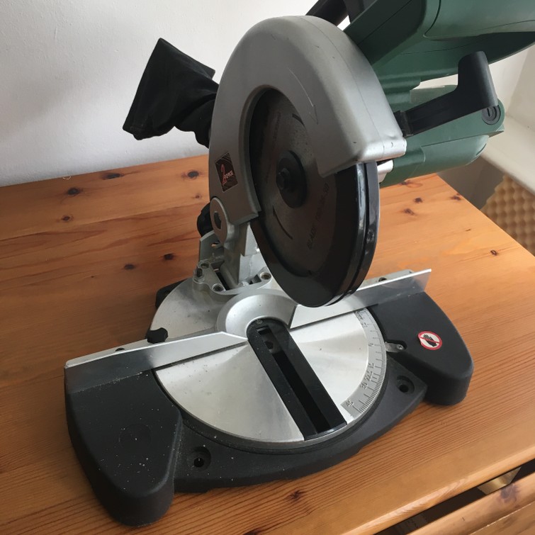 Afkortzaag