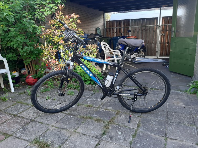 Robuuste mountainbike met 18 shimano versnellingen