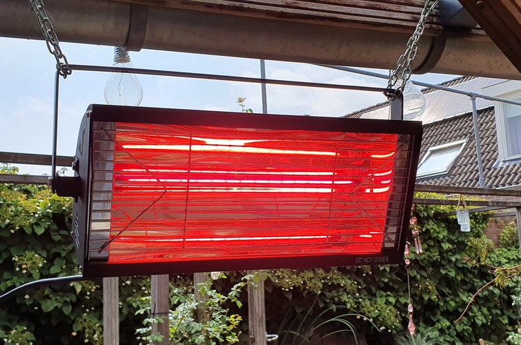 1x een infrarood warmte lamp
