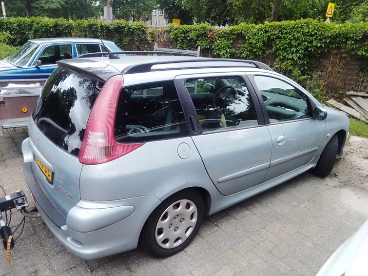 auto (Peugeot 206 sw, trekhaak)