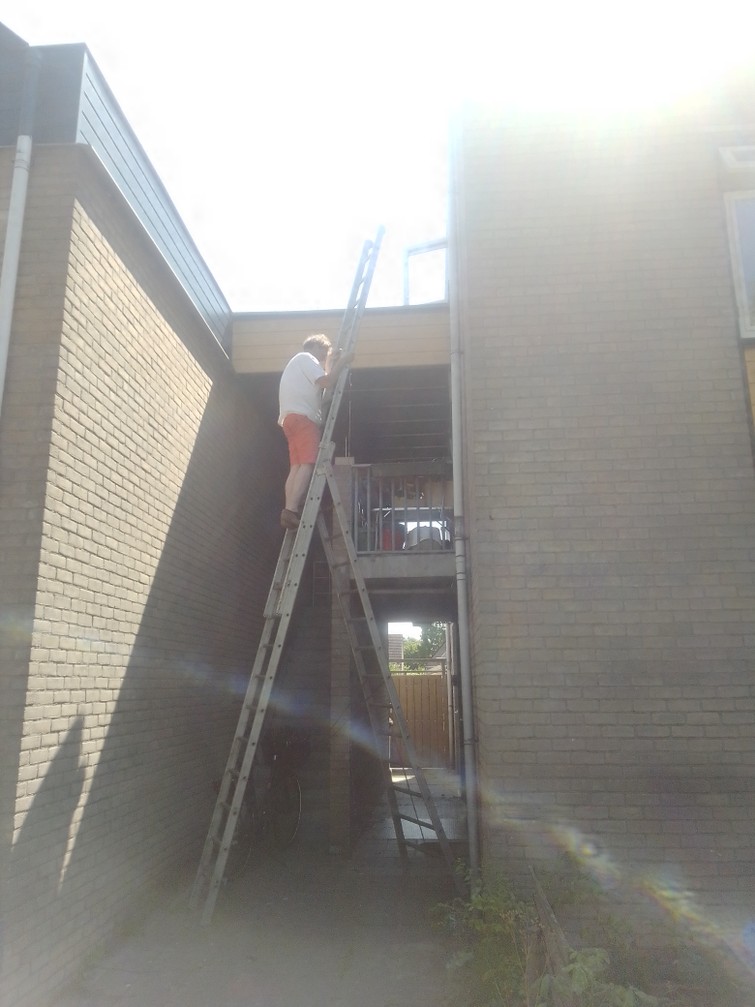 alu schuifladder / A-ladder (9 meter)
