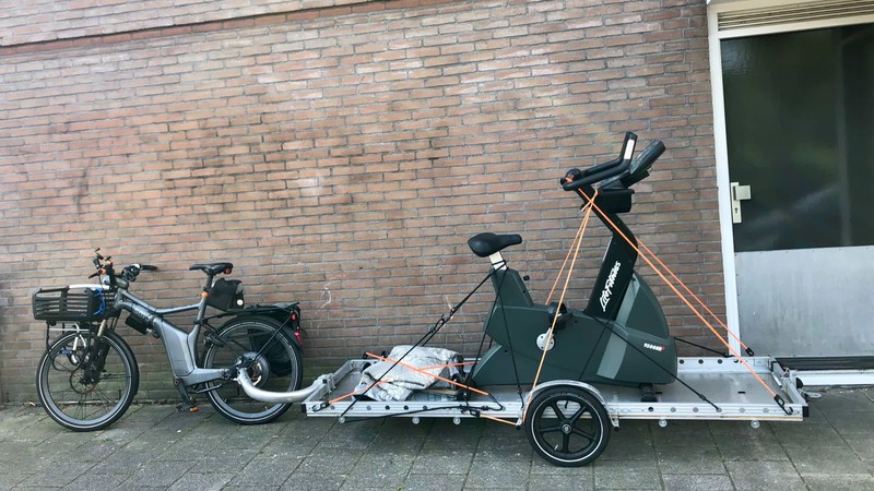 masker zanger Onophoudelijk GROTE HEAVY DUTY FIETSAANHANGER voor kleine en grote/zware transporten of  verhuizingen huren in Amsterdam | Peerby